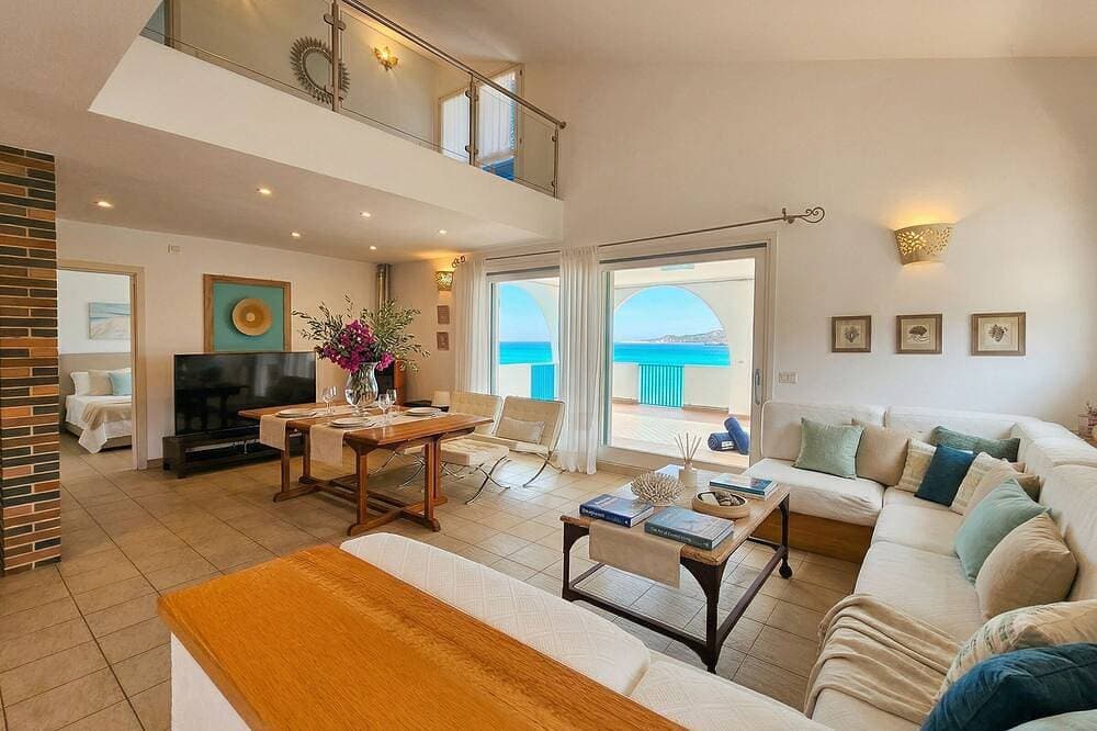 Foto 7 von 30: ClickSardegna - Villa Horizon mit Whirlpool und Blick auf die Bucht der Nymphen