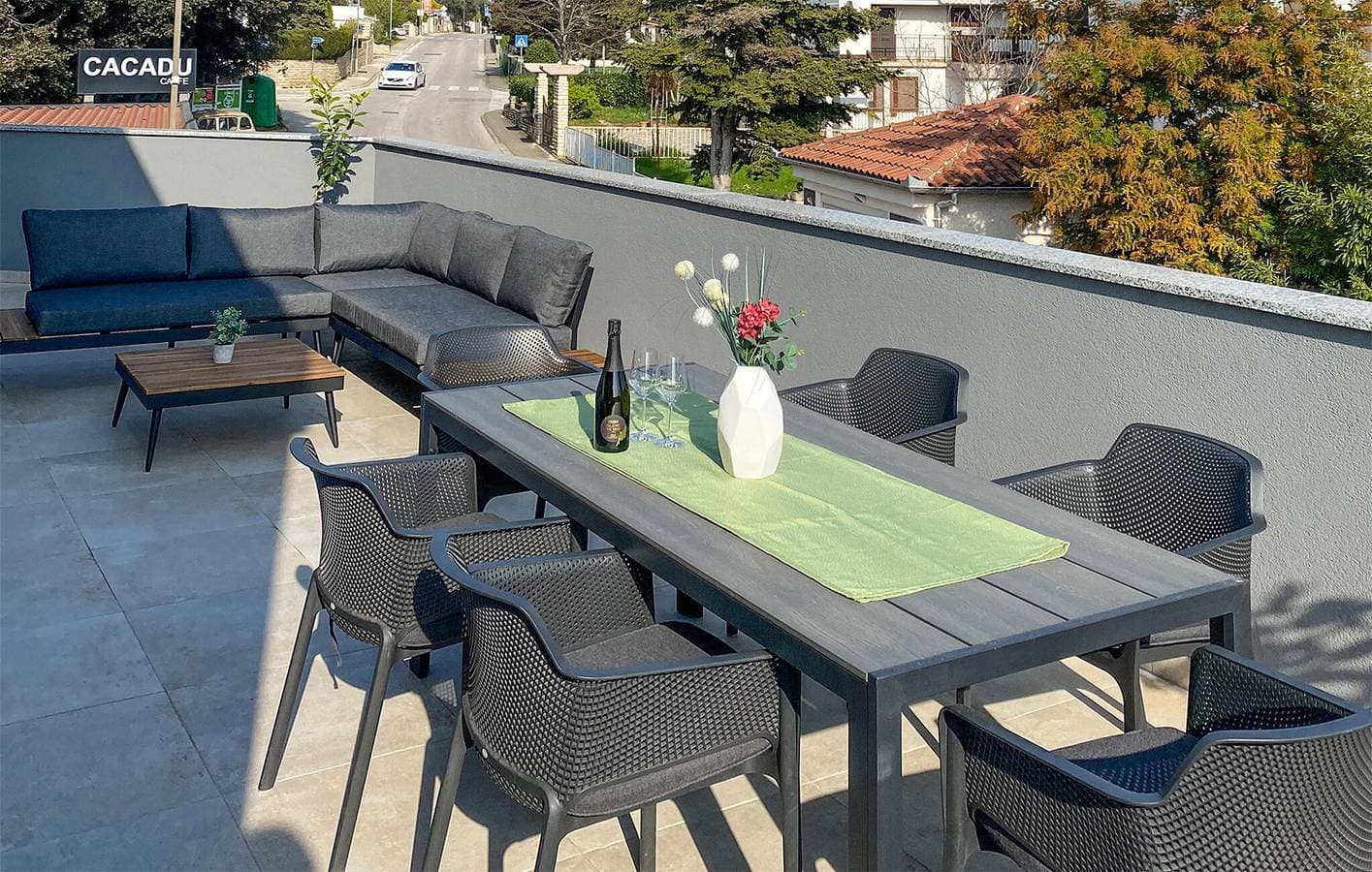 Foto 11 von 36: Geräumiges Apartment mit einem Schlafzimmer, Terrasse, WLAN und in der Nähe des Strandes Havajka