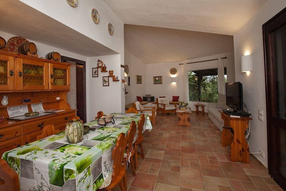 Foto 3 von 30: Villa with private pool, with panoramic sea view and breathtaking sunset
