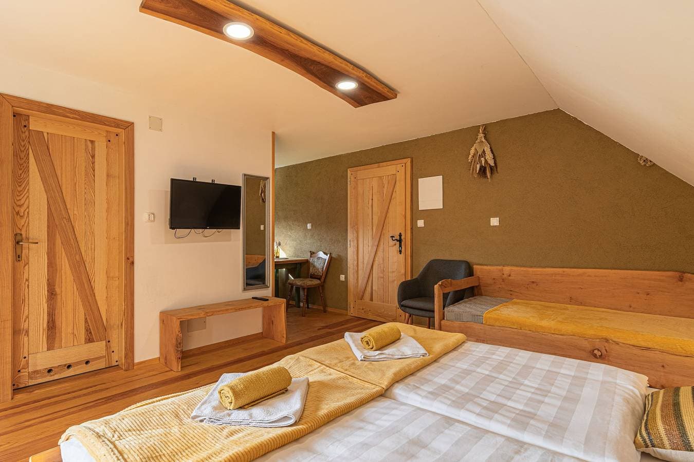 Foto 4 von 24: Organic Homestead Mikl Alder Suite