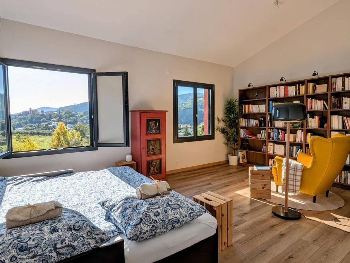 Chambre spacieuse avec superbe vue et sdb privée 1
