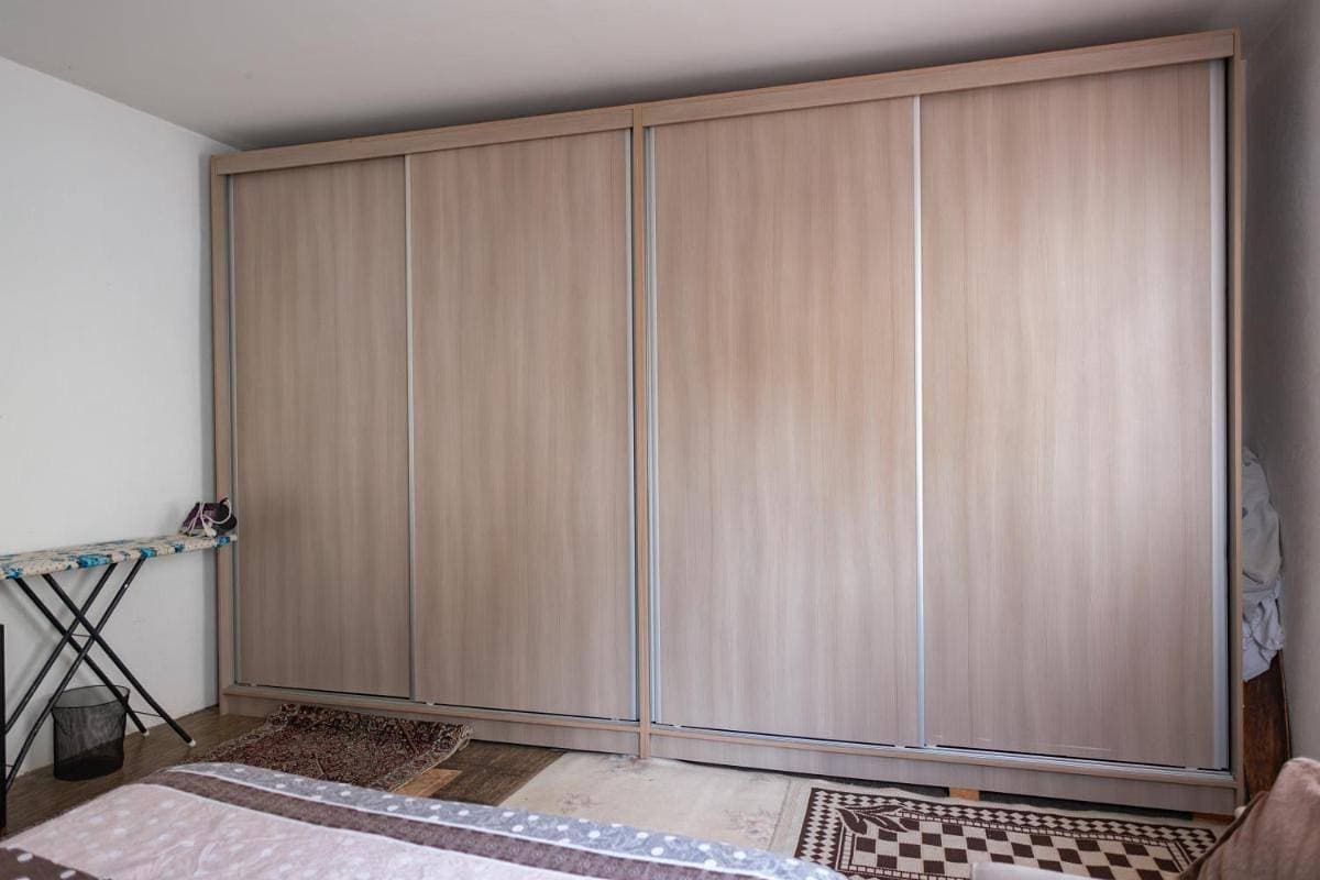 Foto 12 von 22: Geras Haus in der Nähe des Uhrturms