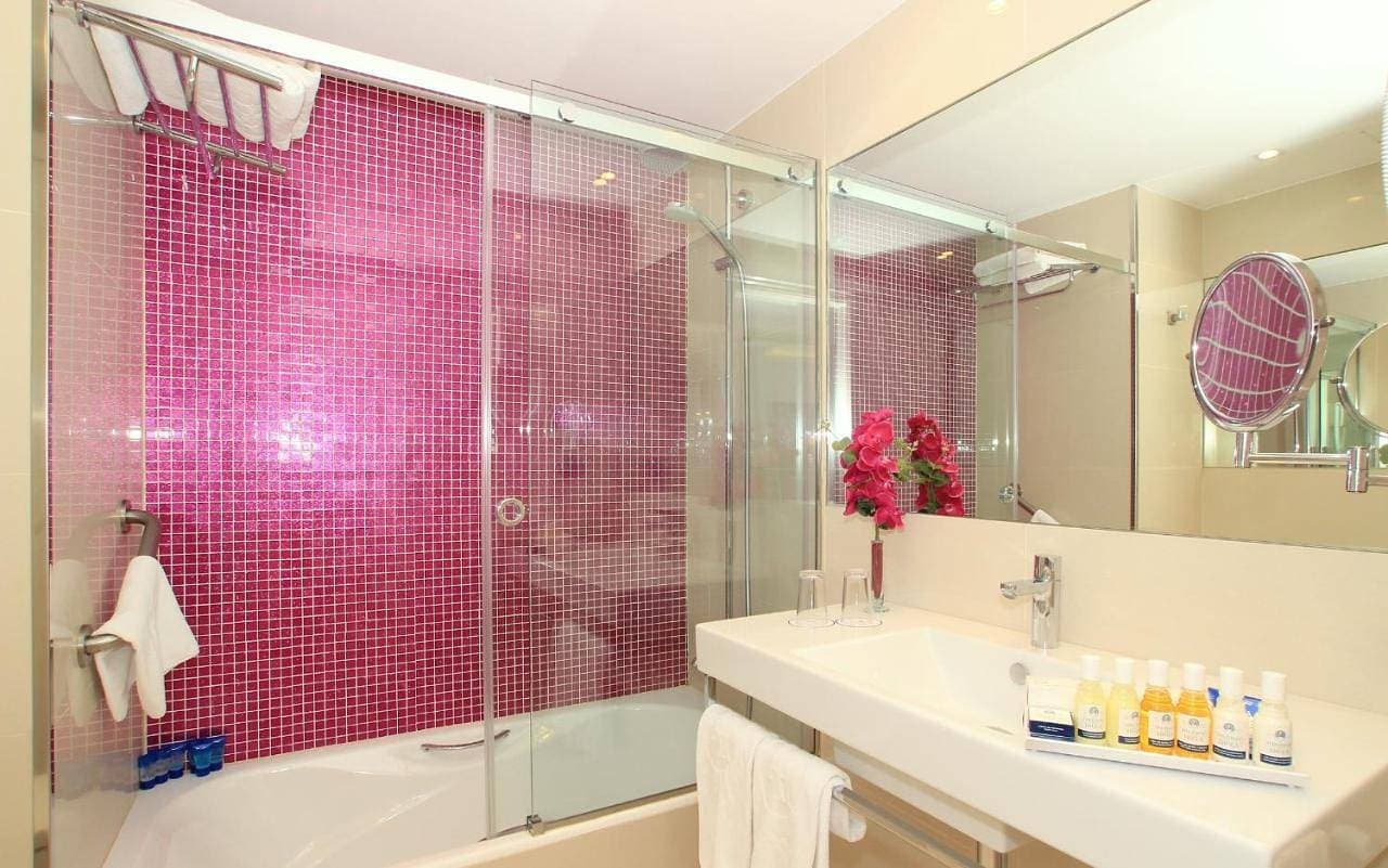 Foto 12 von 12: Double or Twin Room with Street View