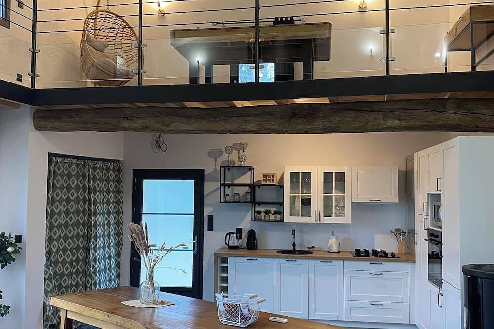 Ancienne Grange Renovee Dans Une Batisse En Pierre De Tailles Avec Jardin 1