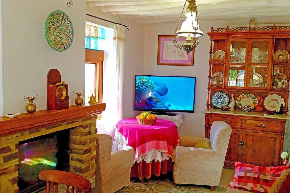 Foto 9 von 30: Classic Andalusian Villa, Surrounded By Orange Trees, Fountains. Private Pool.