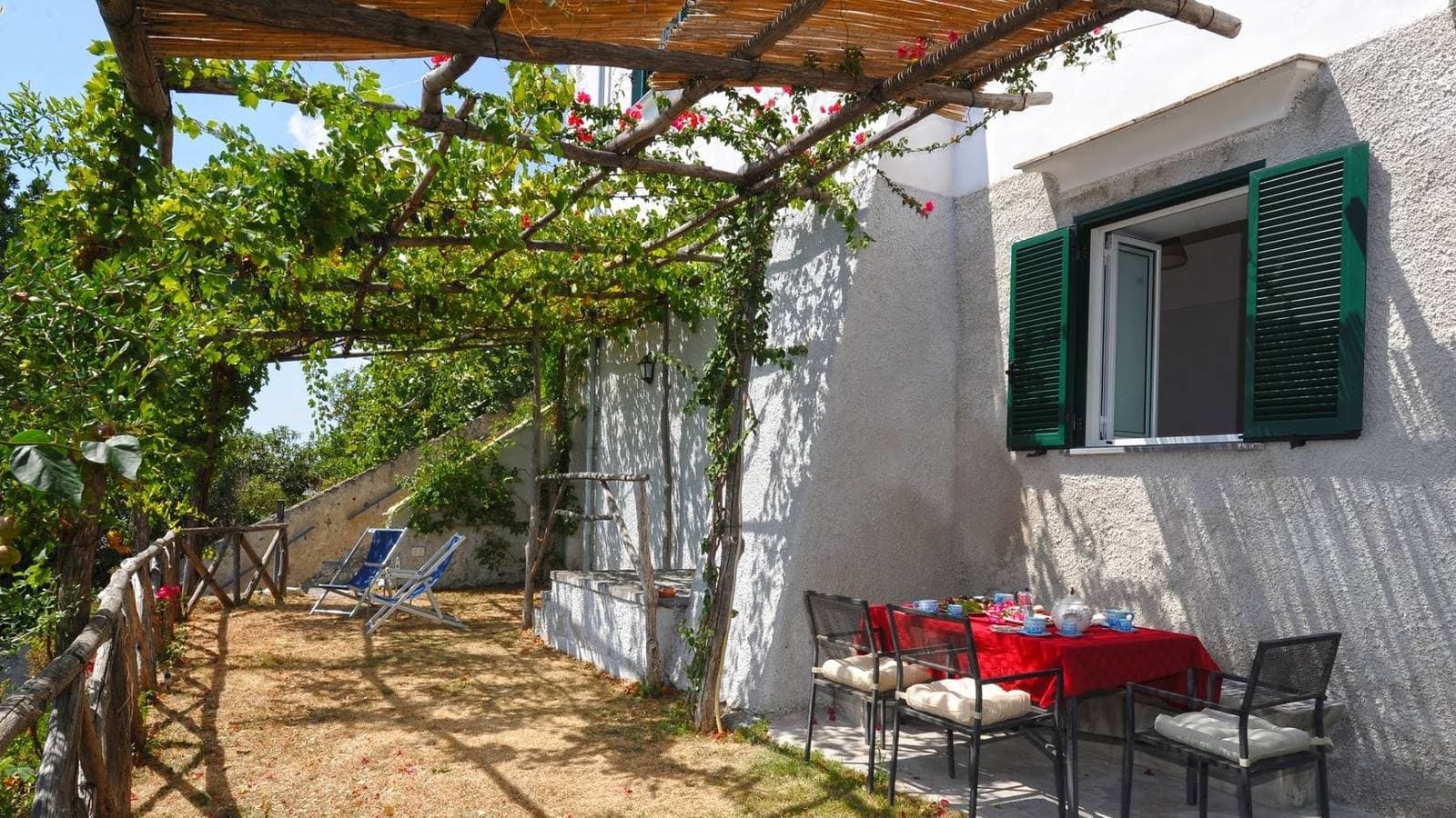 Foto 9 von 21: Ferienwohnung für 4 Personen mit Terrasse