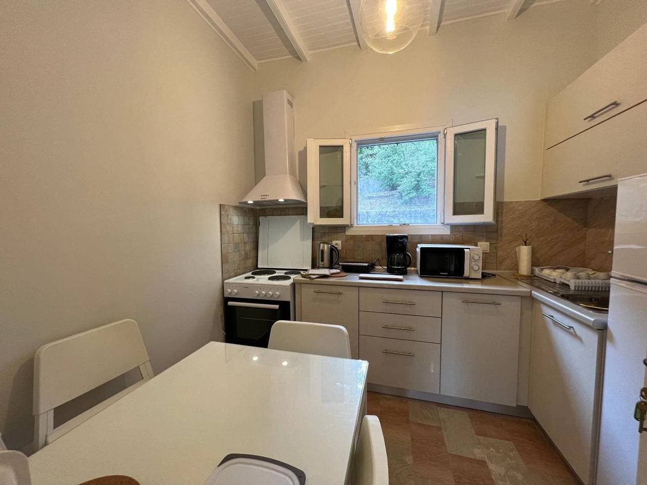 Foto 8 von 29: Ferienwohnung 'Amaranth Rose' mit privatem Garten, Wi-Fi und Klimaanlage