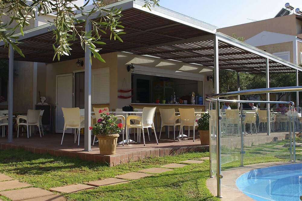 Foto 11 von 26: Cozy House with Swimming Pool Near the Sea