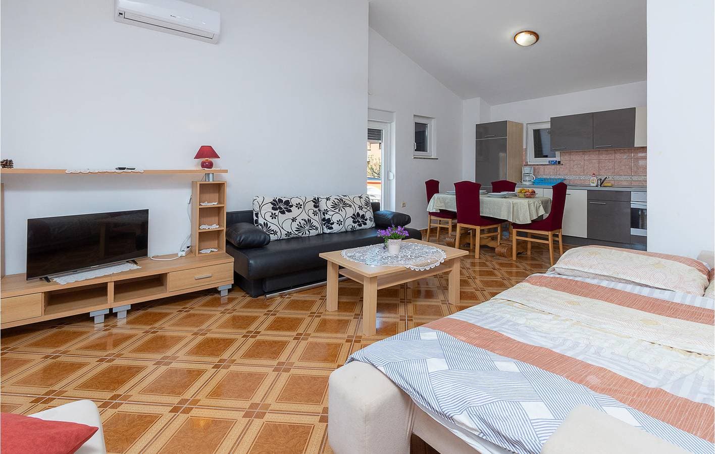 Foto 12 von 21: Gemütliche Ferienwohnung in der Nähe des FKK-Strandes mit WLAN, Terrasse und Parkplatz