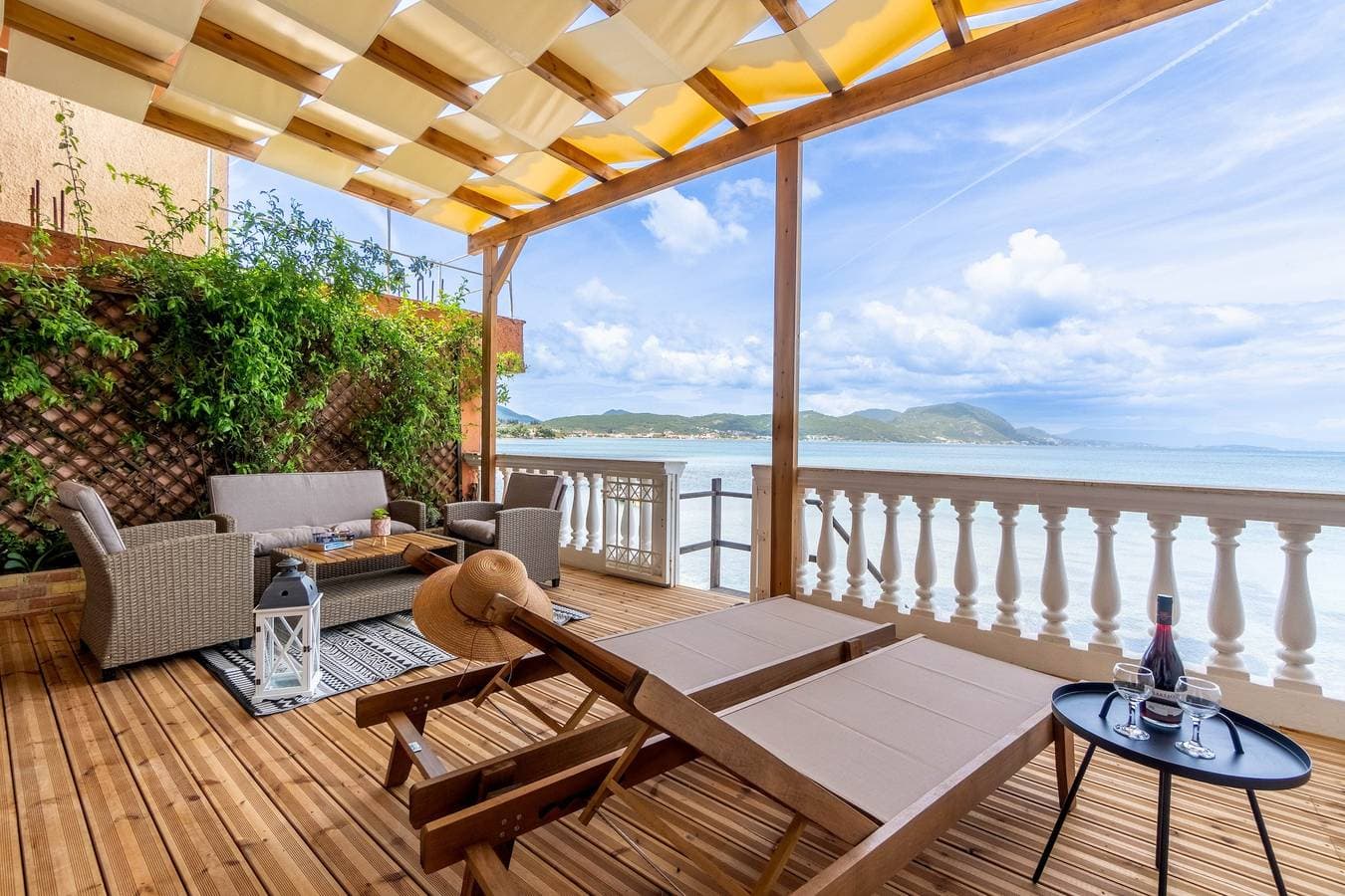 Nikos Seaside Apartment 1