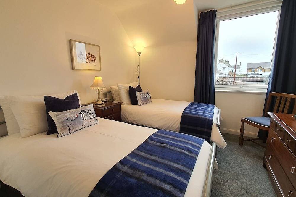 Foto 6 von 16: 51 Milton Crescent, Quiet Townhouse near the beach