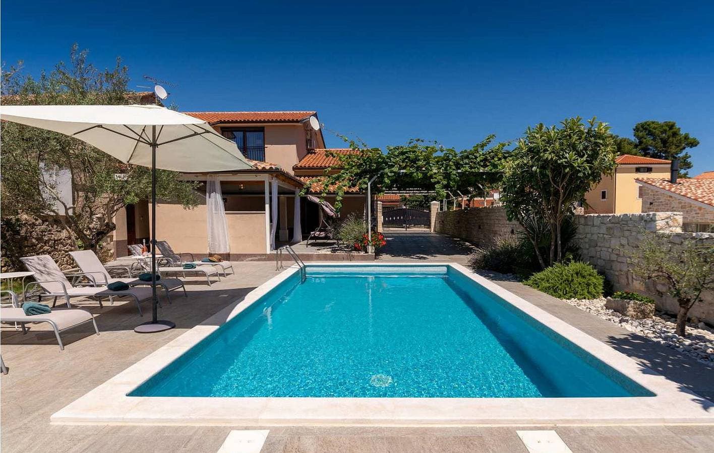 Foto 7 von 44: Charmantes Apartment mit Pool und Terrasse, nur wenige Schritte von den Sehenswürdigkeiten von Visnjan entfernt