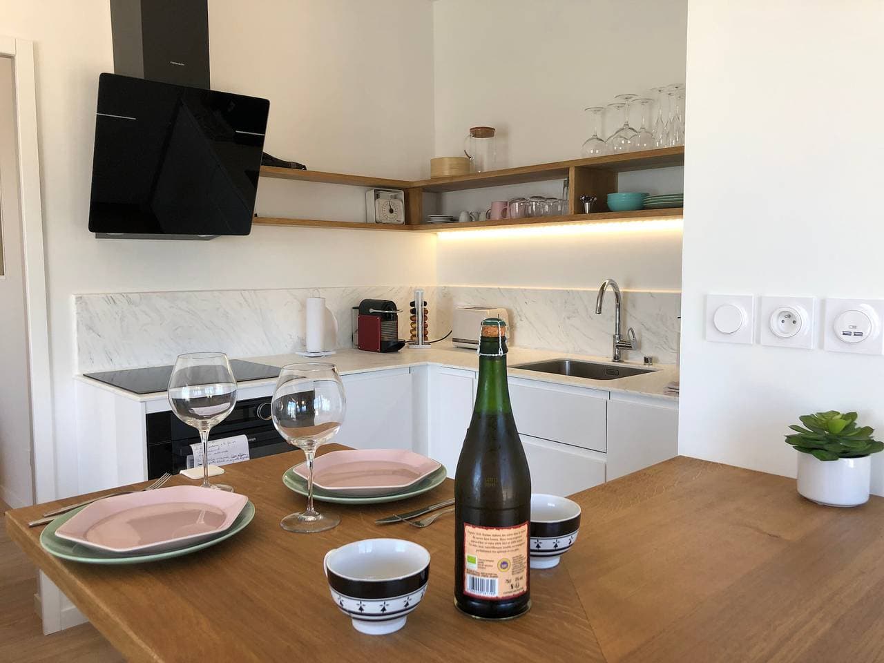 Foto 8 von 32: Gemütliche 2-Zimmer-Wohnung am Meer mit 3 Balkonen und WIFI in Larmor-Plage
