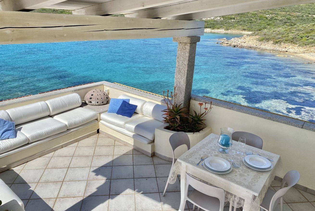 Foto 5 von 25: Ginestra Apartment. Three-room apartment, sleeps 6, on the ground floor with sea view.
