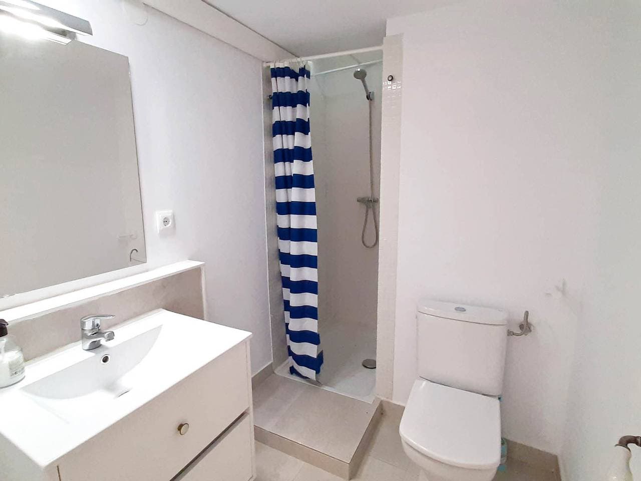 Foto 10 von 13: Appartement rénové à Llafranc, 5 pers, terrasse, lave-linge, à 200m de la mer