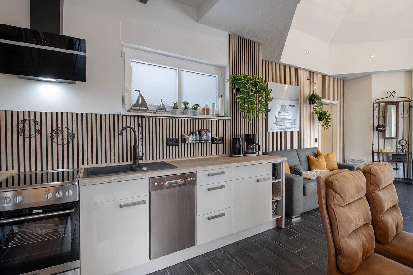 Foto 7 von 27: Ferienhaus Seepanorama - Marina Mücheln' mit Seeblick, privater Terrasse und Wi-Fi