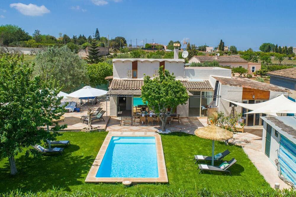 Foto 12 von 30: Atemberaubendes Haus in Manacor mit privatem Swimmingpool, der sowohl drinnen.