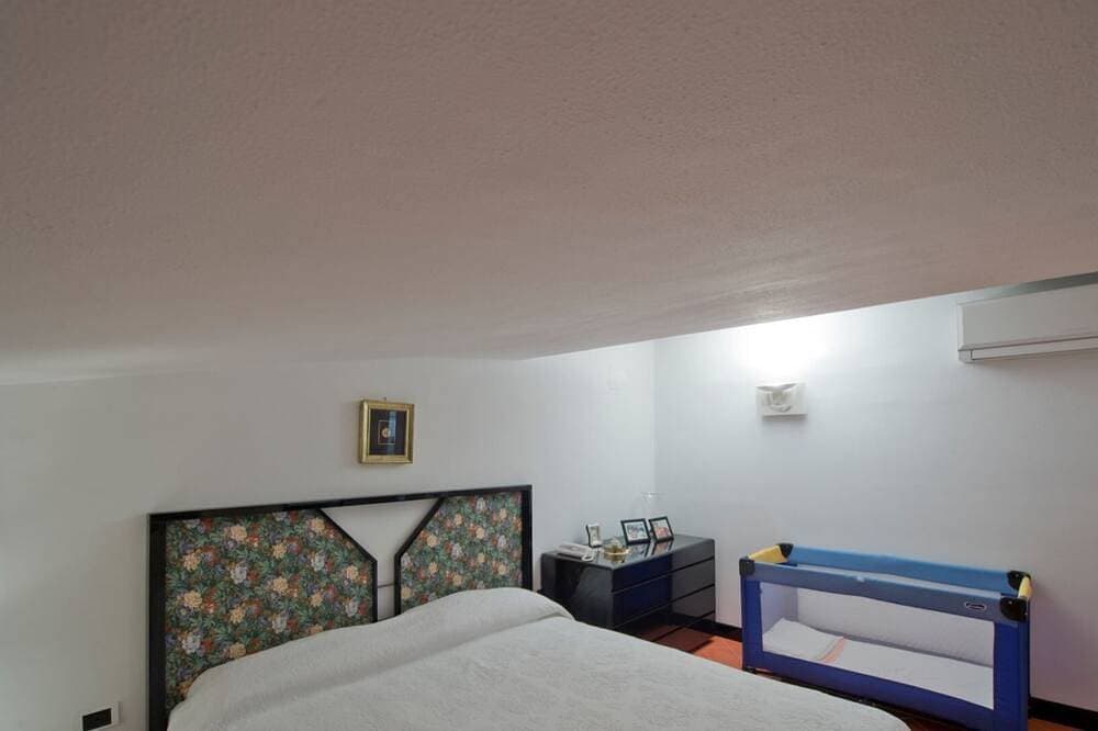Foto 2 von 30: Tolle Aussicht der Villa, privater Pool und einfacher Zugang zum Garten, 1 km. von Ravello, Parkplatz