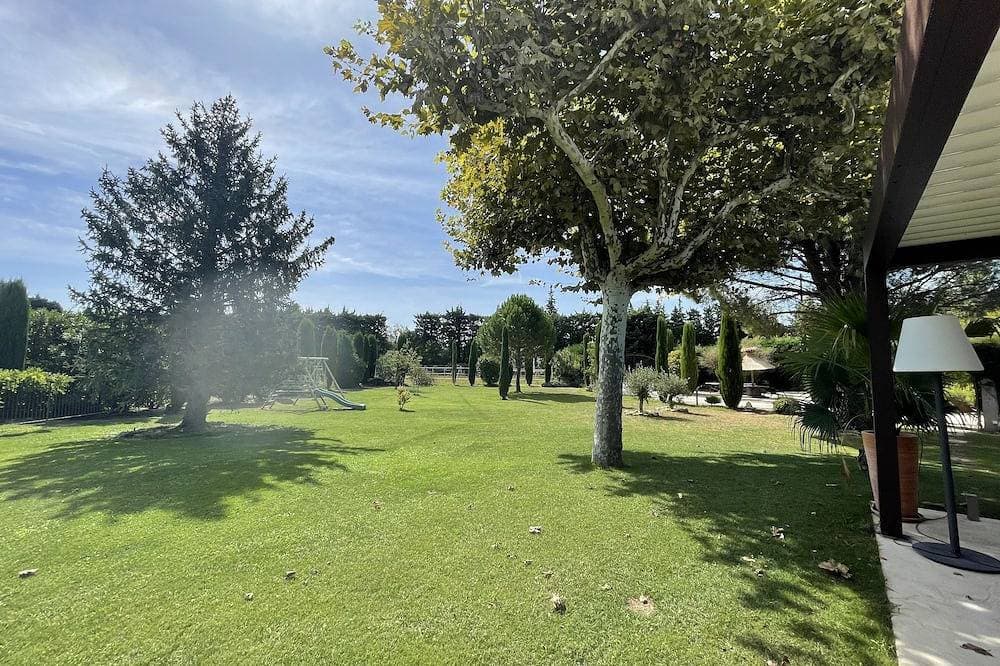 Foto 7 von 30: Schönes Haus, geschlossener Pool in der Nähe von Alpilles, Climatisee, auf dem Land
