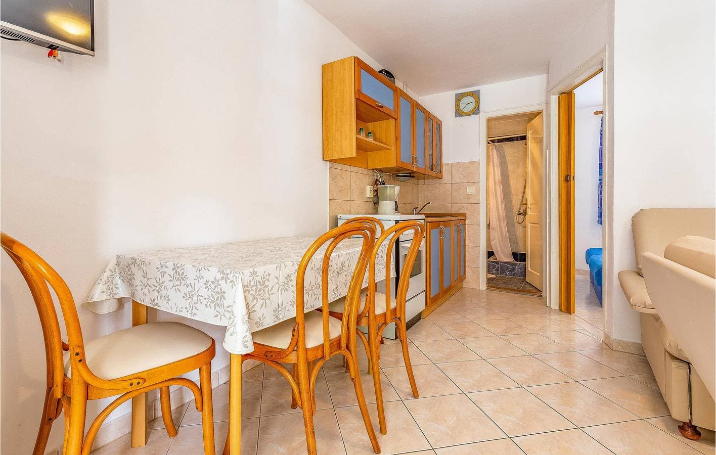 Foto 5 von 20: Gemütlich, 2 km zum Strand: Modernes Apartment mit Terrasse und Annehmlichkeiten