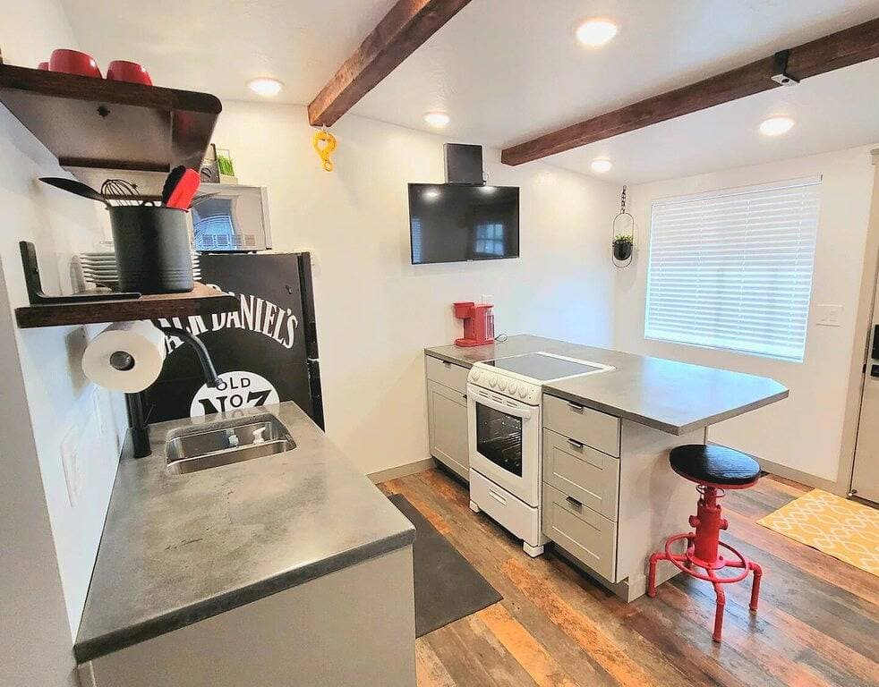 Foto 7 von 19: Comfortable, Laid-back Cottage. Private Yard. Near Zion. 2 Bedroom, Full Kitchen