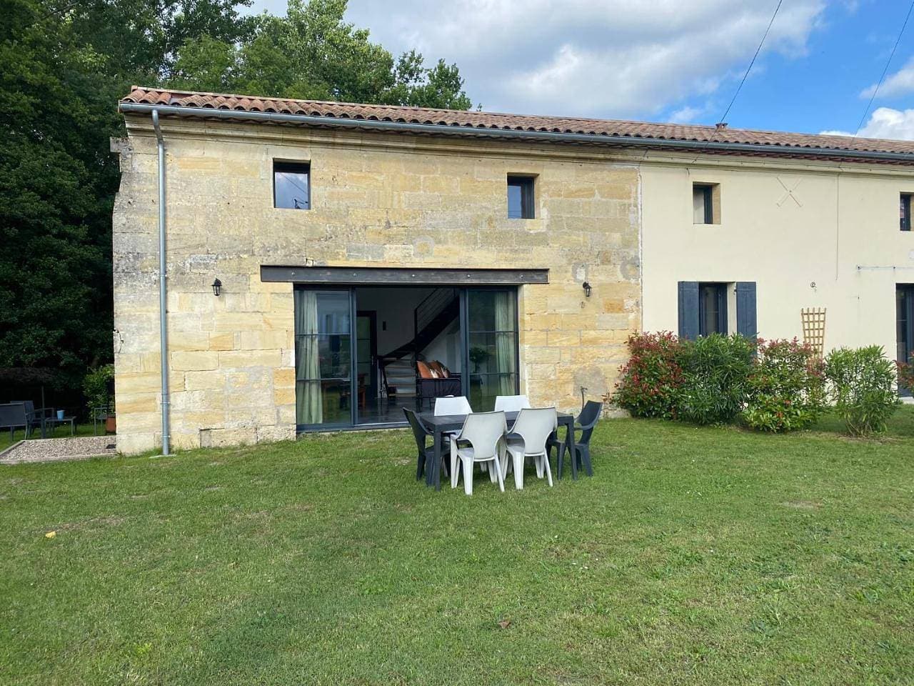 Foto 12 von 14: Two-Bedroom House
