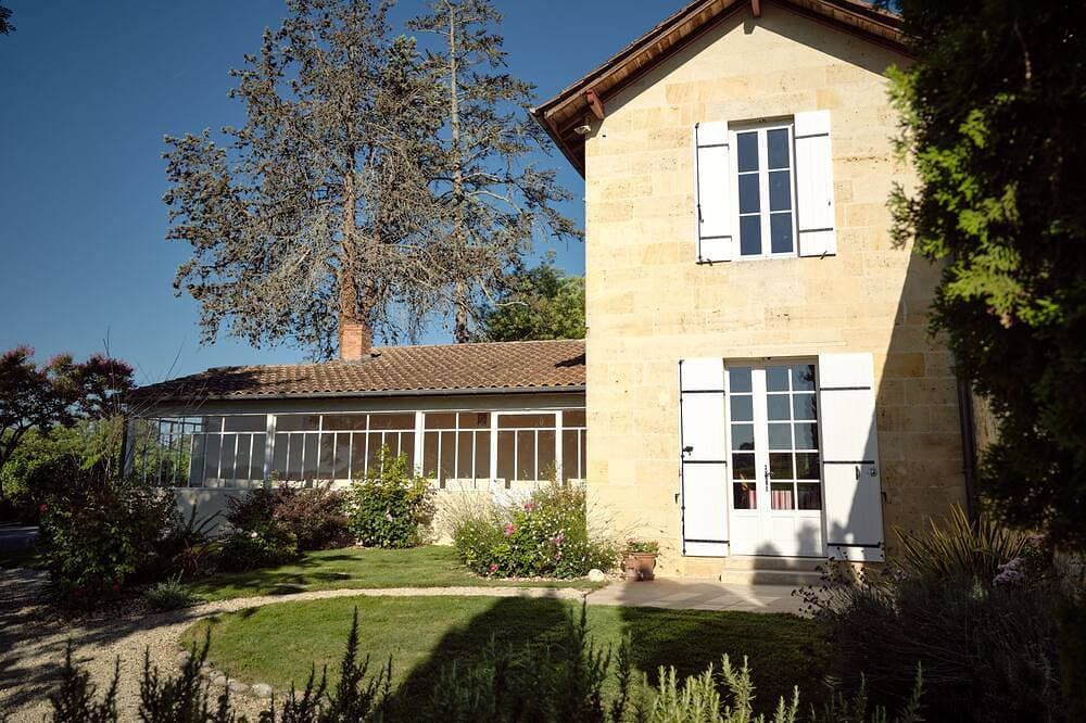 Renovated Stone House with Garden in the Heart of the Saint-Émilion Vineyards 1
