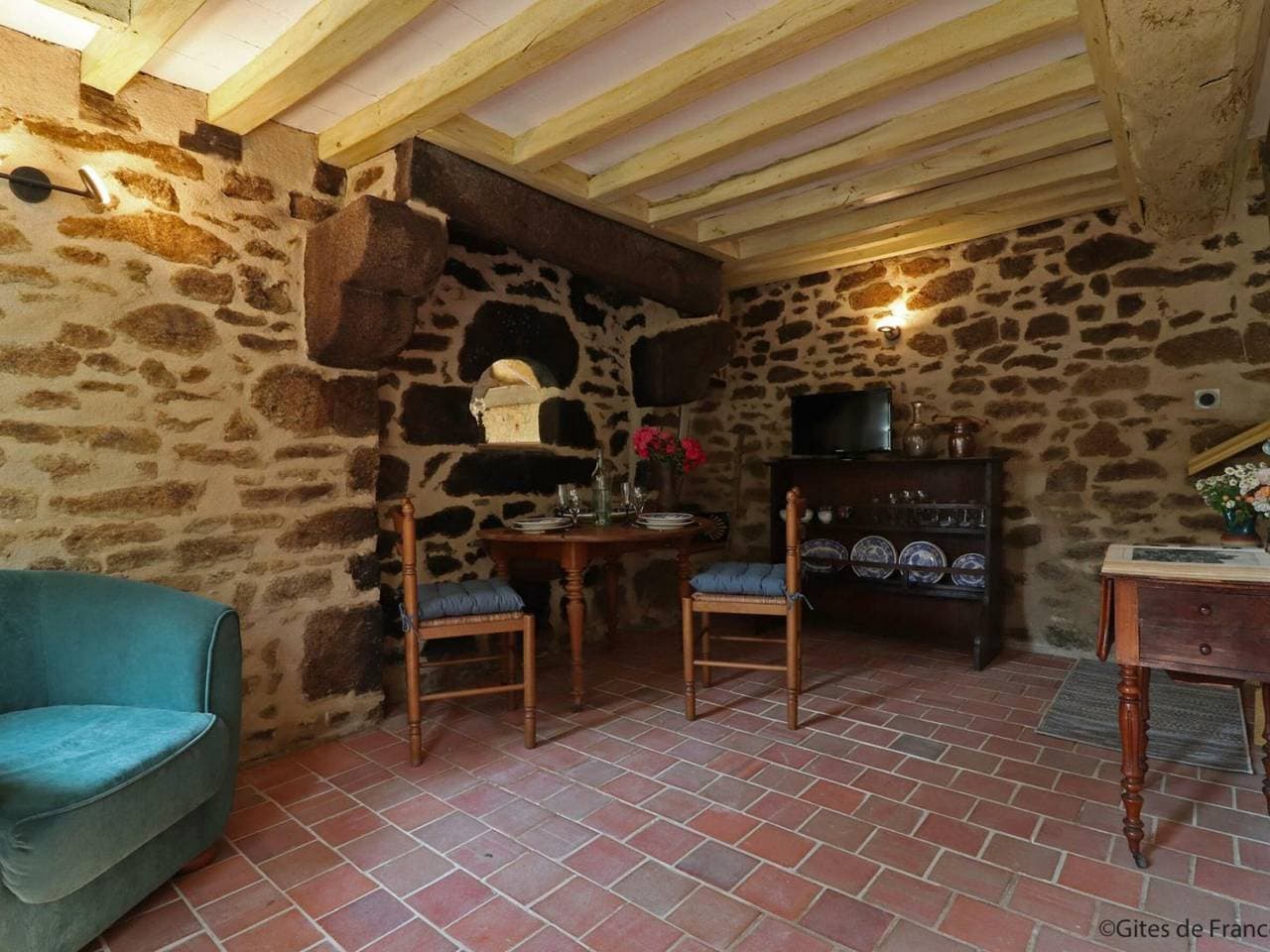 Foto 4 von 35: Historisches Haus aus dem 15. Jahrhundert mit Garten in La Carneille