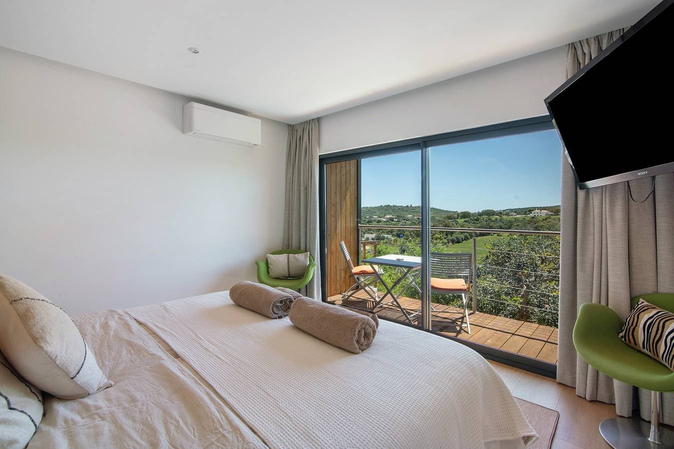 Foto 7 von 44: Ferienwohnung 'Tiny House' mit Bergblick, Wi-Fi und Klimaanlage