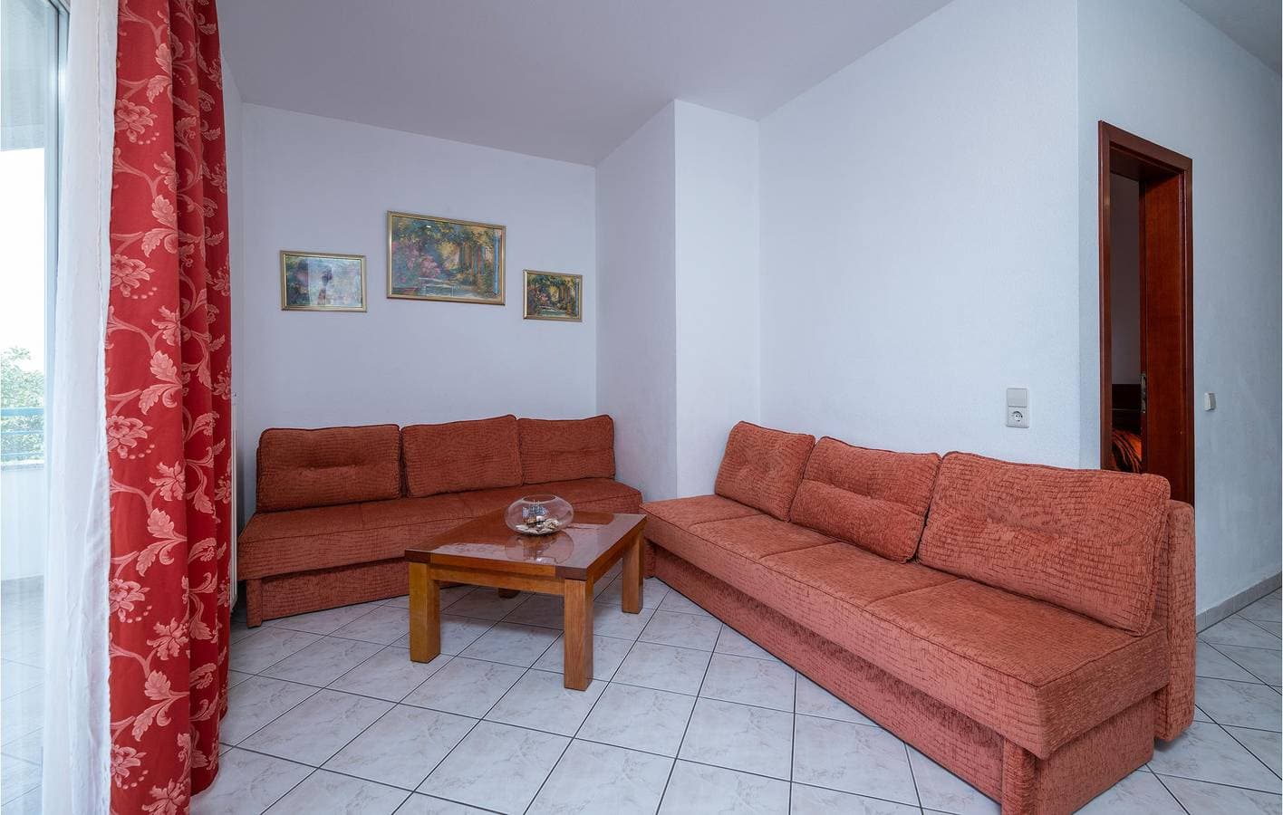 Foto 3 von 45: Gemütliche 2-Zimmer-Wohnung mit Pool, WLAN und Parkplatz in der Nähe des Strandes Havajka