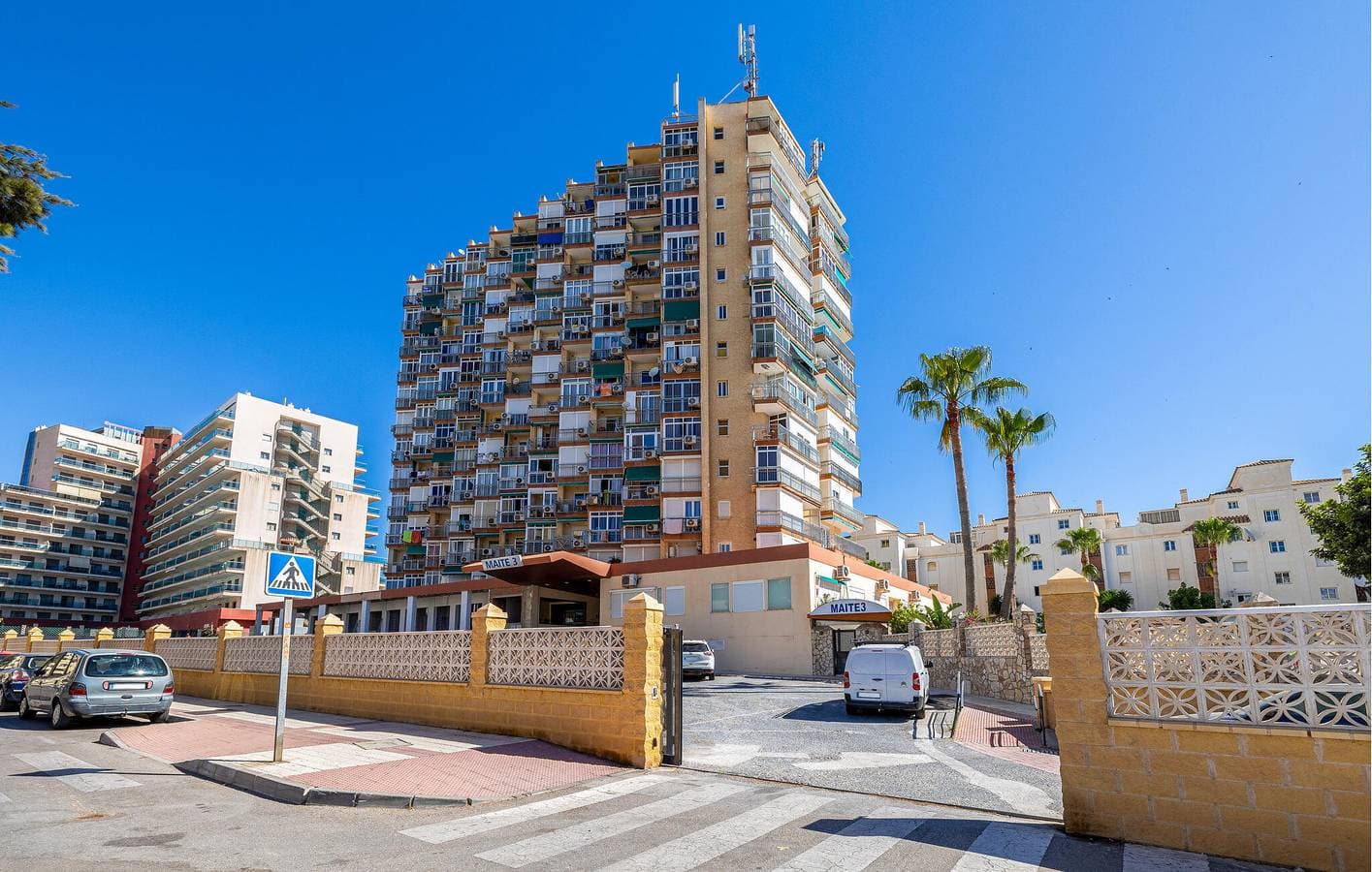 Appartement am Strand mit Pool und Terrasse 1
