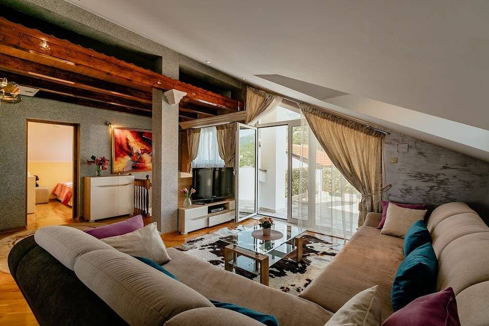 Foto 8 von 30: Beautiful big appartnent for 4 persons in a green environment, bathed in the sun