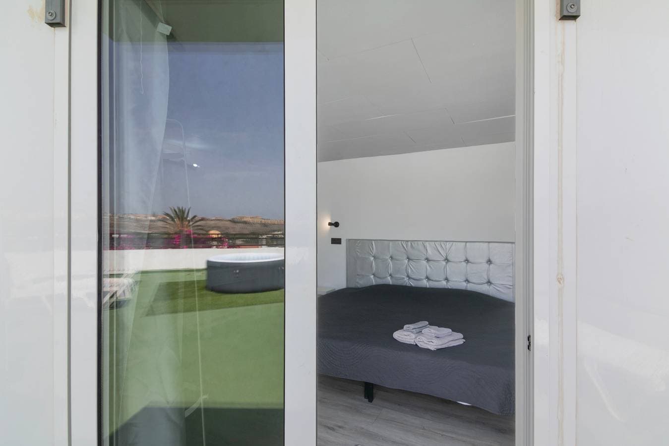 Foto 6 von 29: Ferienhaus 'Suite' mit Meerblick, Wi-Fi und Klimaanlage