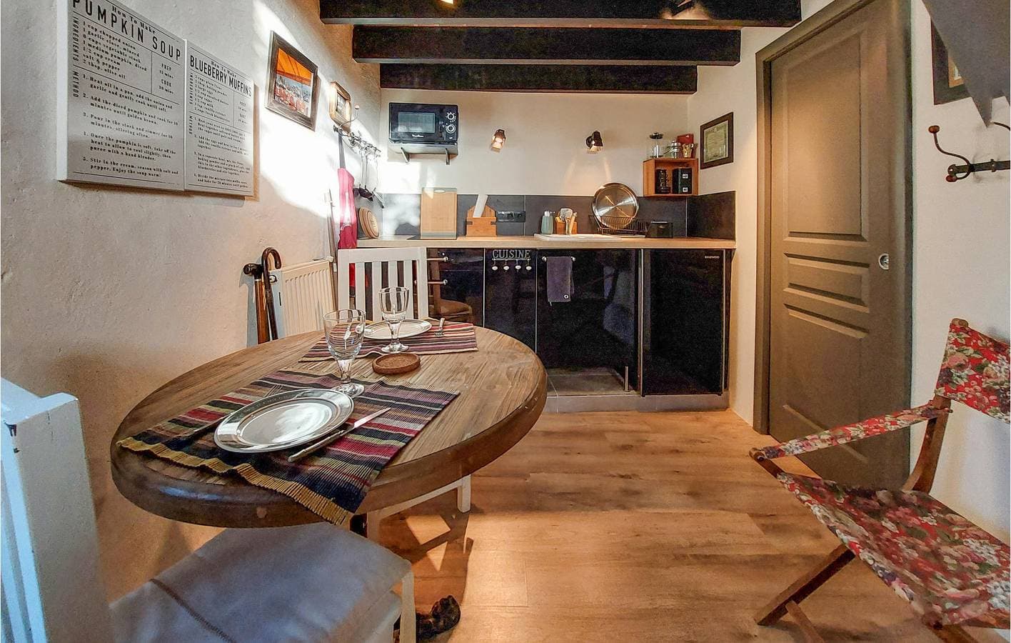 Foto 7 von 22: Gemütliche Wohnung bei Plouézec - Parkplatz, Kamin
