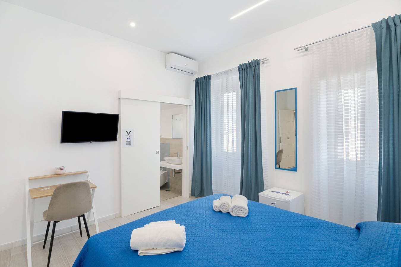 Foto 10 von 21: Le Stanze In Centro – Deluxe Doppelzimmer im Herzen von Neapel