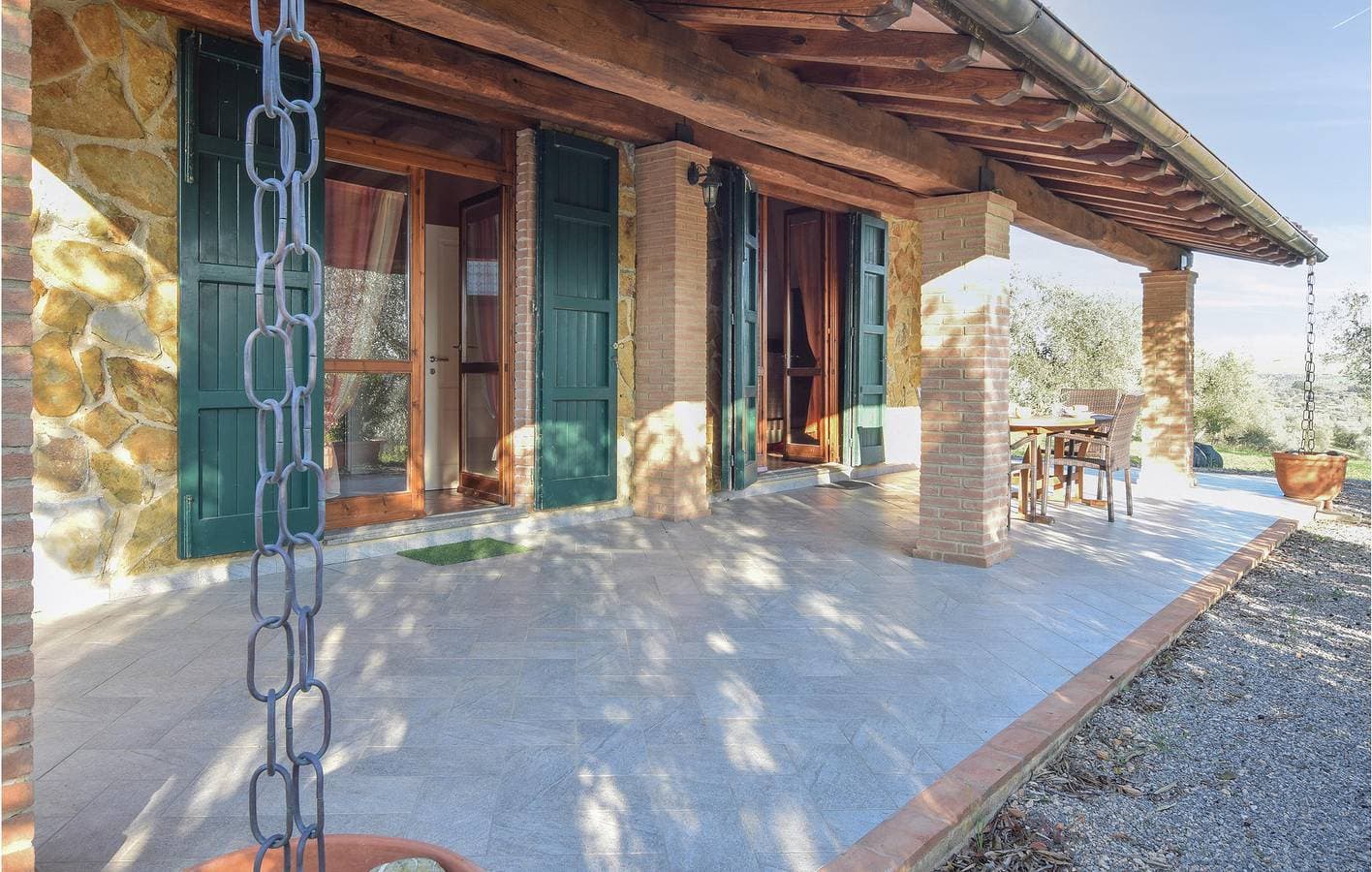 Foto 6 von 16: Wohnung mit Meerblick: Parkplatz, AC, Garten, Küche, Internet
