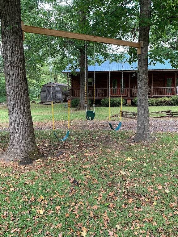 Foto 4 von 29: Delightful Log House on the Little Red River with hot tub!