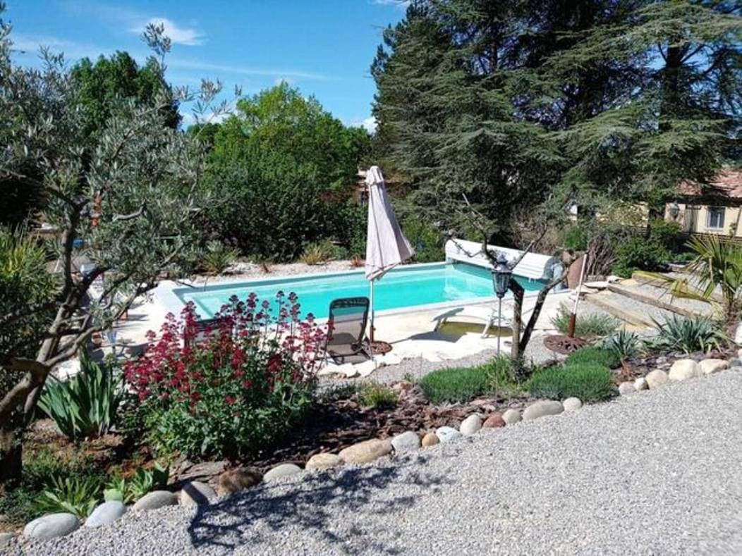 Villa-piscine privative en Haute Provence 1