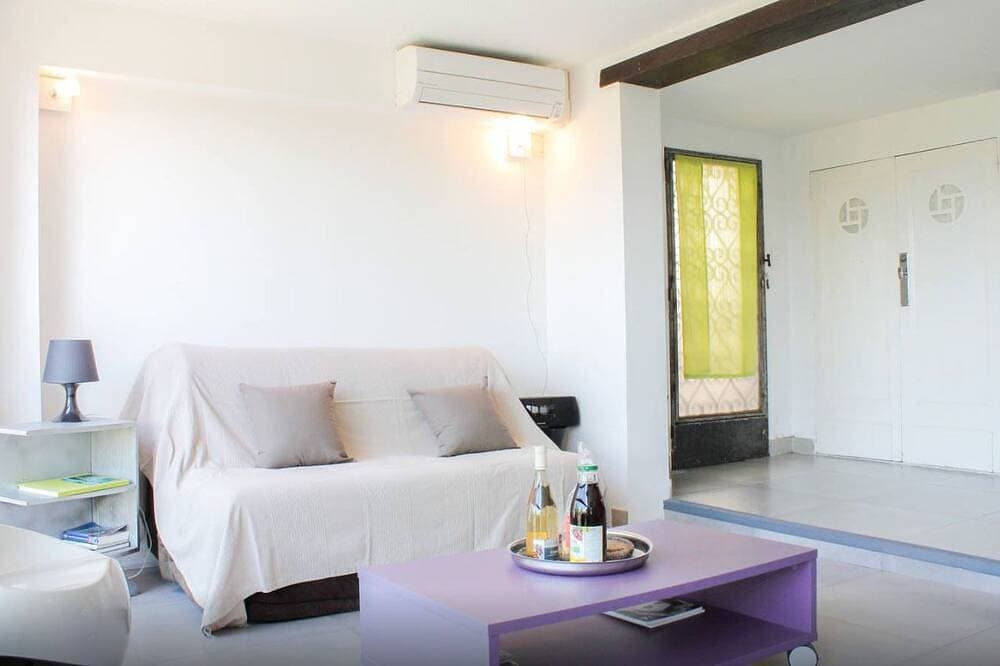 Foto 9 von 24: Cassis Großes Studio, Terrasse, Dorf und Strand zu Fuß, privater Parkplatz in der Provence