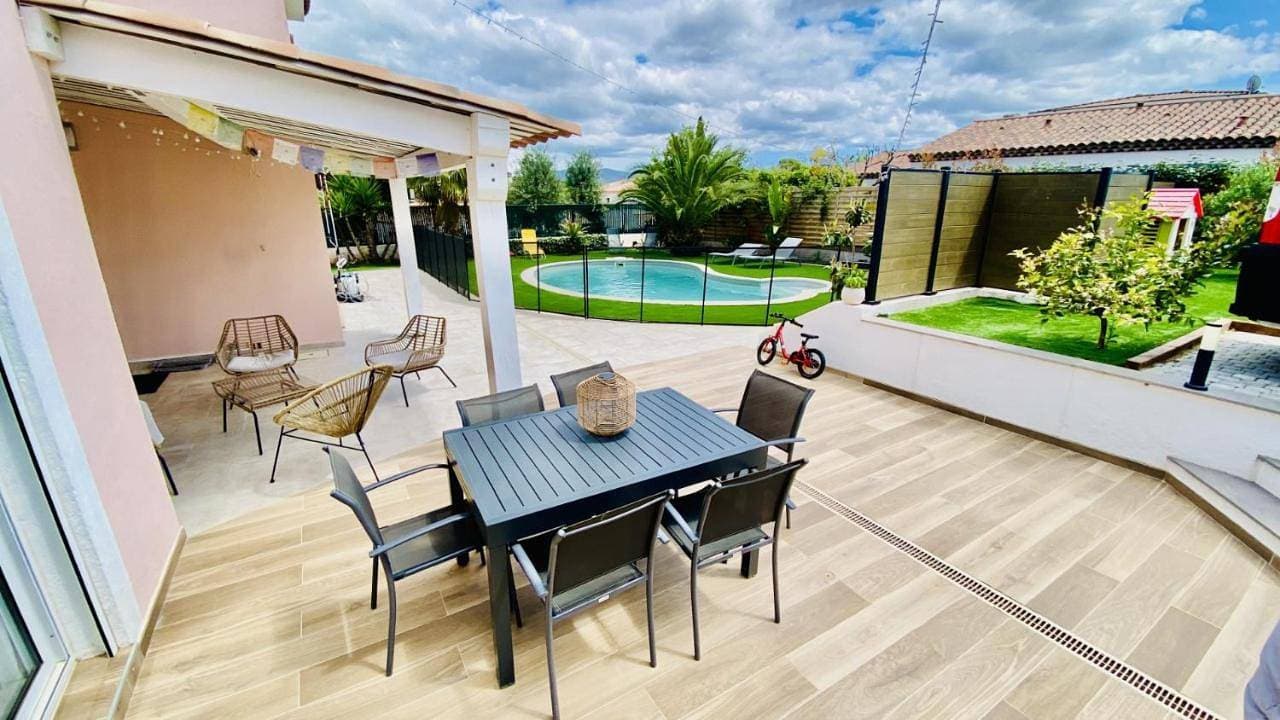Foto 4 von 55: Villa