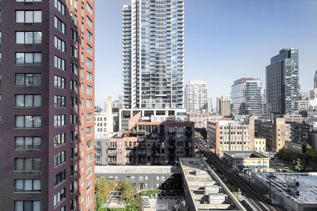 Foto 13 von 32: Bright River North 1Br w/ Gym, Pool & Roof, nr Riverwalk, by Blueground