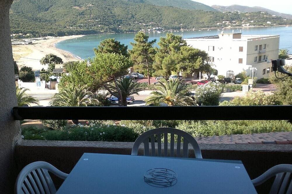 Nice apartment by the sea 1