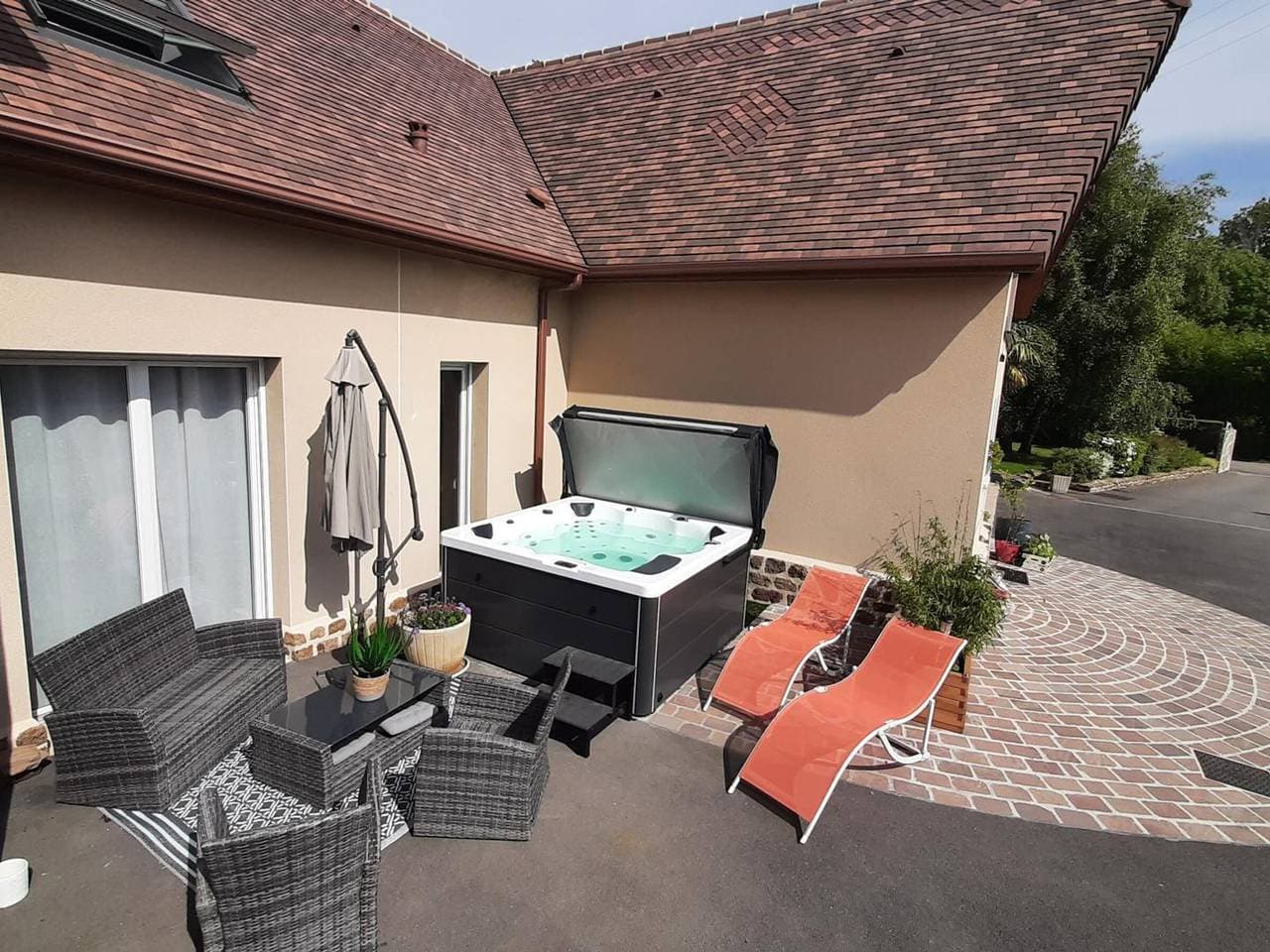 Foto 3 von 33: Komfortables Haus mit Garten und Spa, nahe der Schweizer Normandie