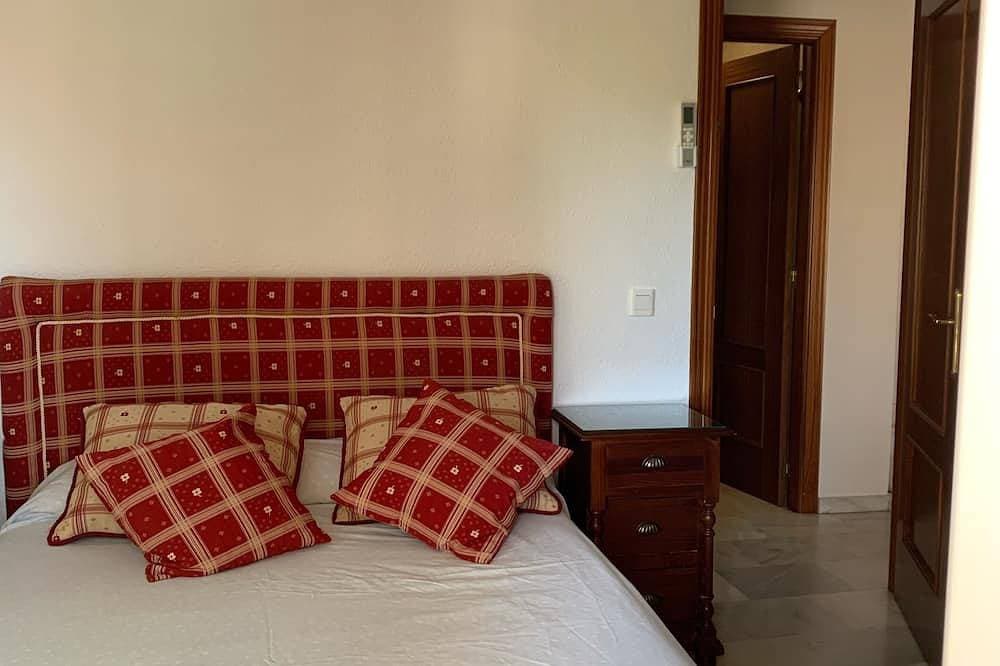 Foto 4 von 30: Sunny Torremolinos apartment, two bedrooms, 300 m from La Carihuela beach