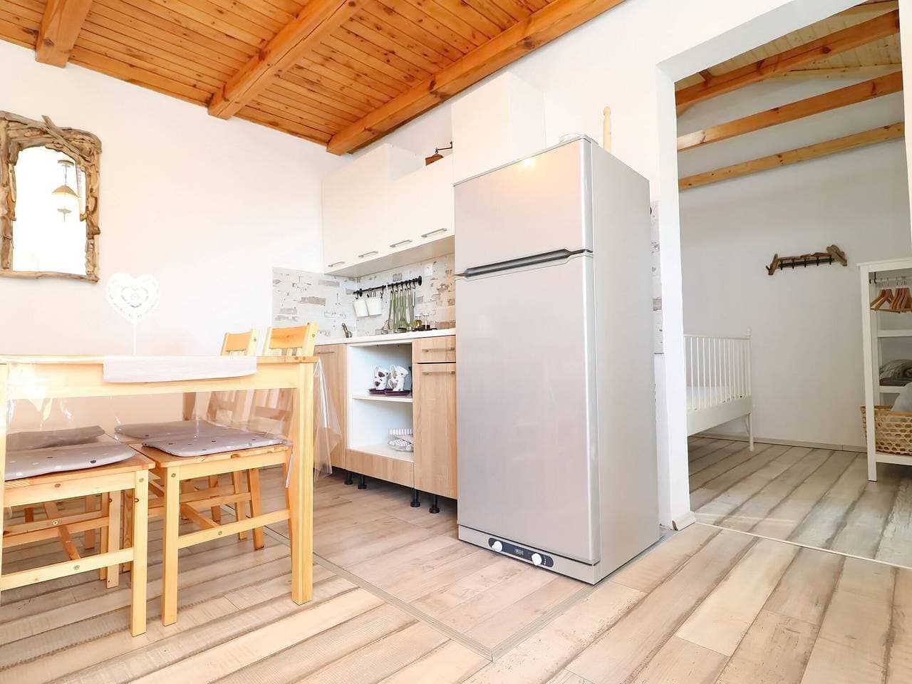 Foto 9 von 35: Greenside Cottage Lumi-Two Bedroom Holiday Home with Terrace and Sea view