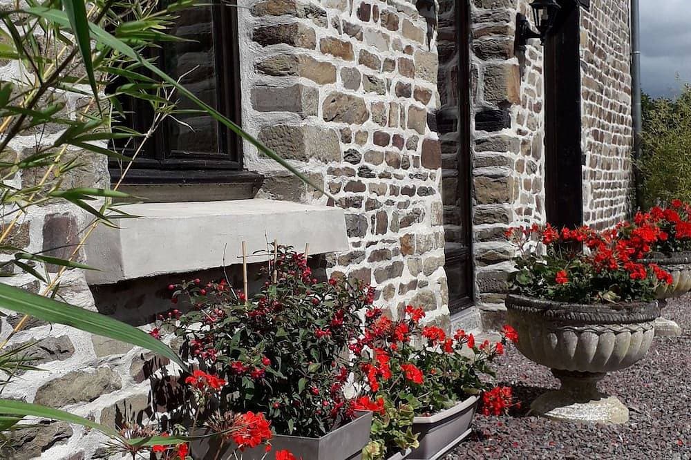 Foto 13 von 30: Renoviertes, Traditionell Eingerichtetes Bauernhaus Aus Dem 18. Jh. In Friedlichen Und Entspannenden Gärten