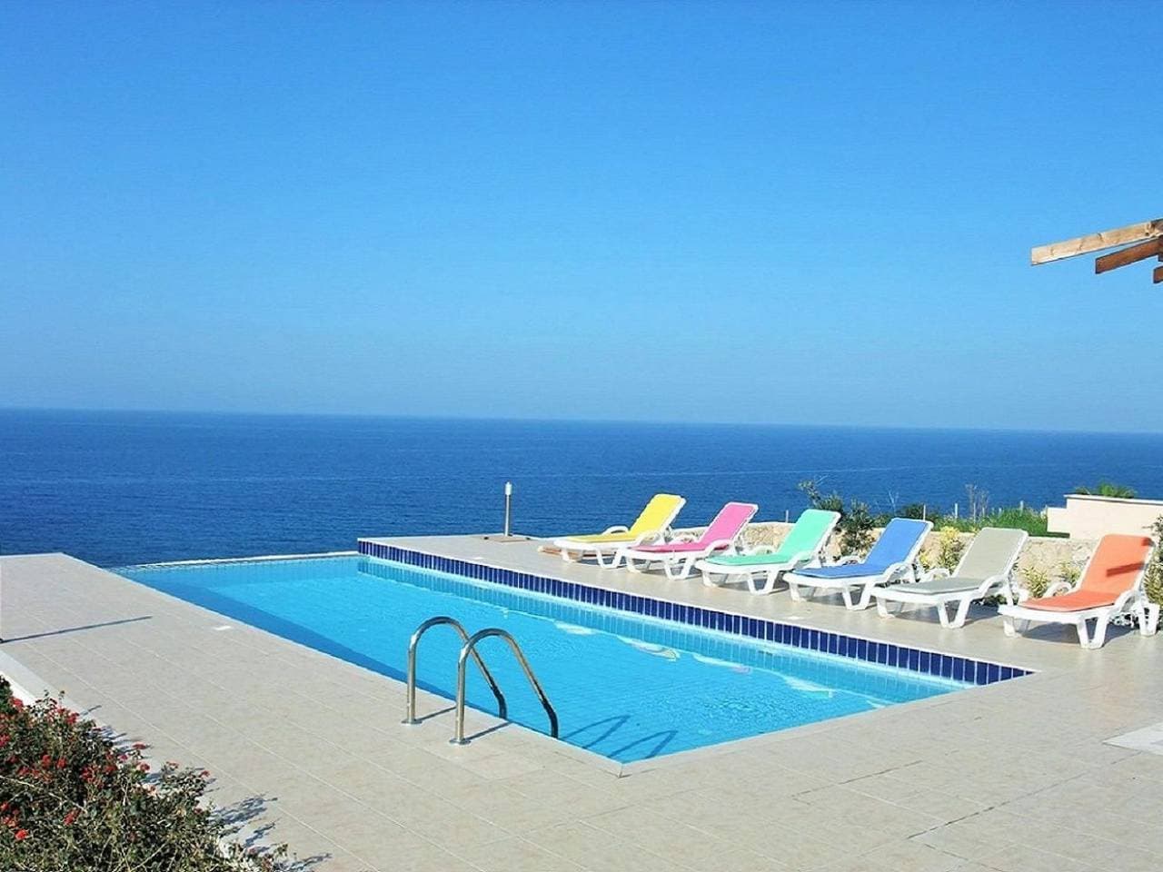Foto 7 von 42: Ferienvilla mit Infinity Pool