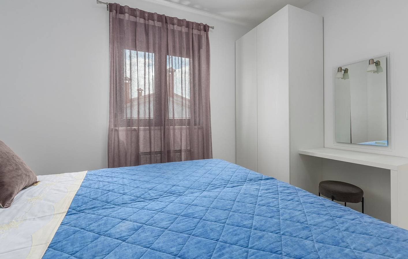 Foto 6 von 18: Ferienwohnung Zrnic IV mit Blick auf die Stadt