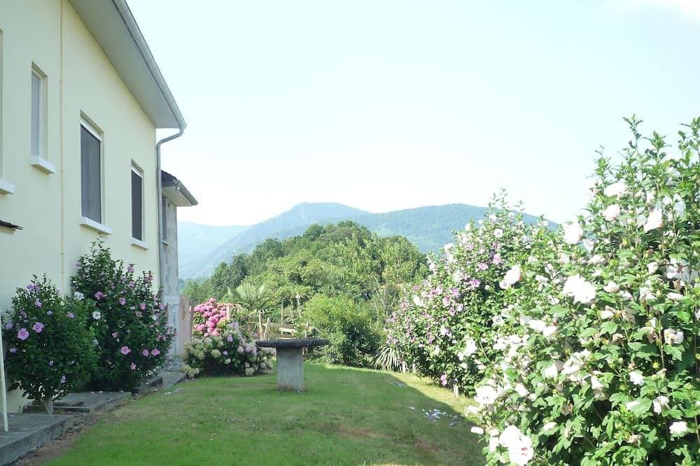 Foto 13 von 30: Unabhängiges Ferienhaus auf dem Bauernhof in den Bergen kostenloses WLAN-Panorama