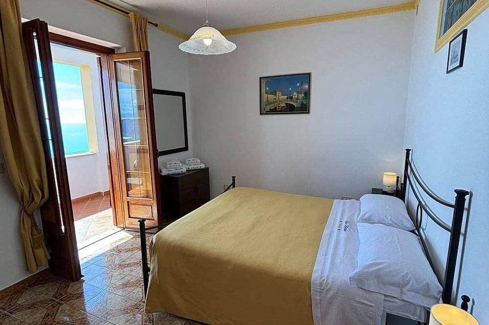 Foto 3 von 30: Villa Wohnung mit perfekten Blick auf Amalfi und das Meer